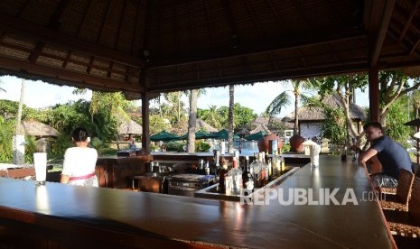 Miras, minuman beralkohol di salah satu kawasan hotel di Bali. Kamis (19/5). (Republika/Musiron)