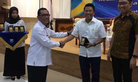  Misbakhun bersama Badan Pengawas Keuangan dan Pembangunan (BPKP) menggelar workshop bertema Evaluasi Implementasi Sistem Tatakelola Keuangan Desa dengan Aplikasi Siskeudes. 