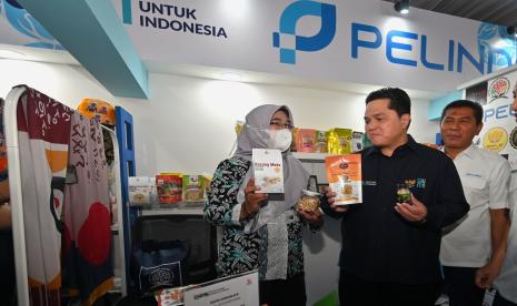 Mitra UMK Pelindo saat mendapatkan kunjungan dari Menteri BUMN Erick Thohir.