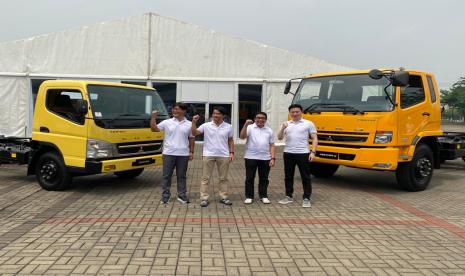 Mitsubishi Fuso mulai memasarkan produk Euro 4 lewat Canter dan Fighter X. 