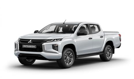 Mitsubishi Triton terbaru.