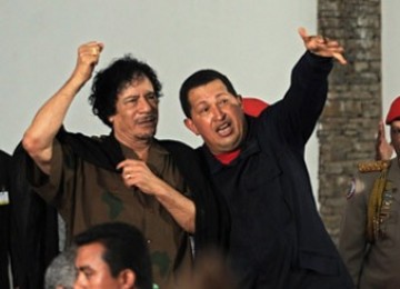 Moammar Ghaddafi dan Hugo Chavez