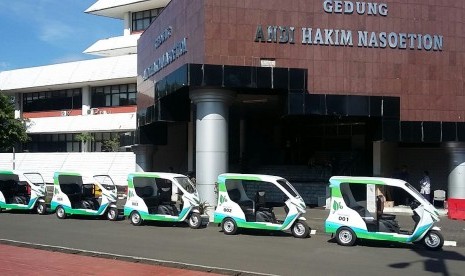 Mobil berbahan bakar gas hasil rancangan Dr Desrial dan Tim Fateta IPB.