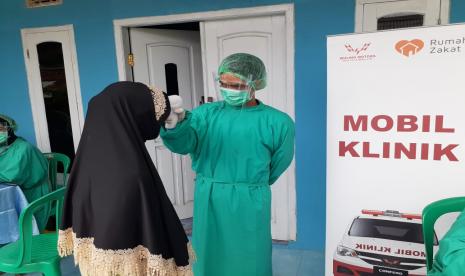 Mobil Klinik Wuling Motors bersama Rumah Zakat kembali bergerak ke wilayah Kelurahan Bojongkerta, Kecamatan Bogor Selatan, untuk memberikan pelayanan kesehatan kepada masyarakat. Melalui Aksi Siaga Sehat, pelayanan kesehatan yang diberikan berupa pemeriksaan kesehatan dan pengobatan gratis, pemeriksaan Ibu hamil (USG), cek metabolik dan pemberian makanan tambahan untuk balita dan anak-anak.