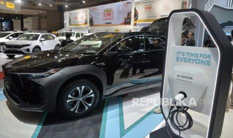 Mobil listrik dipamerkan dalam pameran Indonesia International Motor Show (IIMS) 2023 di JIExpo Kemayoran, Jakarta, Kamis (16/2/2023). (ilustrasi)