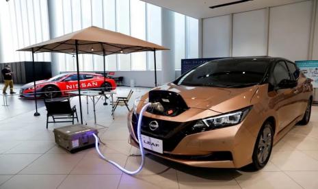 Mobil listrik Nissan Leaf sedang menigs daya. Penjualan Nissan di pasar mobil China turun semester pertama 2024.