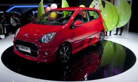 Mobil Low Cost Green Car (LCGC) Astra Daihatsu Ayla.