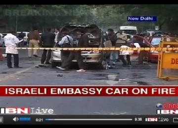 Mobil milik diplomat Israel yang meledak di kantor Kedutaan Besar Israel