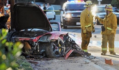 Mobil Porsche yang ditumpangi aktor film 'Fast & Furious' Paul Walker hancur usai kecelakaan tunggal di California, Ahad (1/12) pagi WIB. Walker dan seorang rekannya tewas dalam peristiwa tragis tersebut.