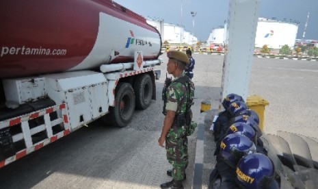  Mobil tangki Pertamina.