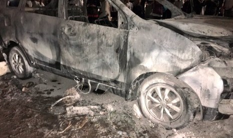 Mobil terbakar 