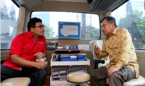 Mobil Unit Donor Darah bantuan Telkomsel