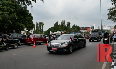 Mobil yang ditumpangi Raja Salman saat tiba di bandara Halim Perdana Kusuma, Jakarta, Rabu (1/3).