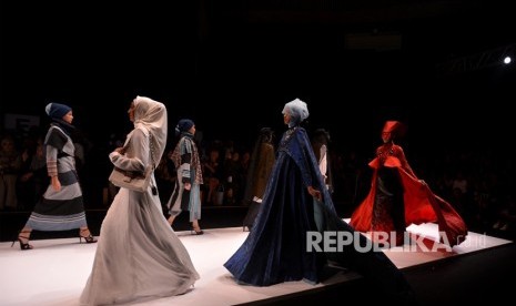 Fashion show at the opening of Muslim Fashion Festival (Muffest) Indonesia 2018 at Jakarta Convention Center, Jakarta, on Thursday (April 19). 