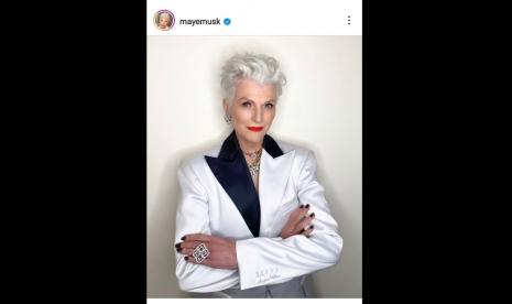 Model senior dan ibu dari Elon Musk, Maye Musk