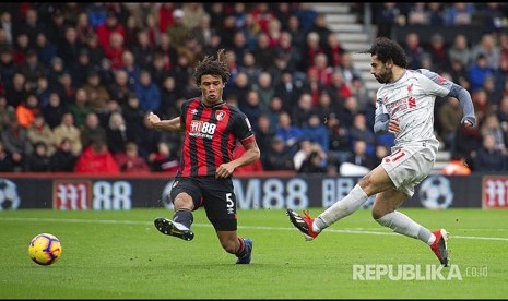 Mohamed Salah mencetak gol keduanya pada pertandingan Liga Primer Inggris antara Bournemouth melawan Liverpool di Vitality Stadium, Bournemouth, Inggris, Sabtu (8/12)