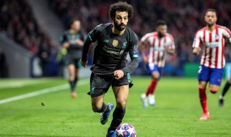 Mohamed Salah pada pertandingan pertama Liga Champions UEFA antara Atletico Madrid dan Liverpool FC di Wanda Metropolitano di Madrid, Spanyol, (18/2/2020).