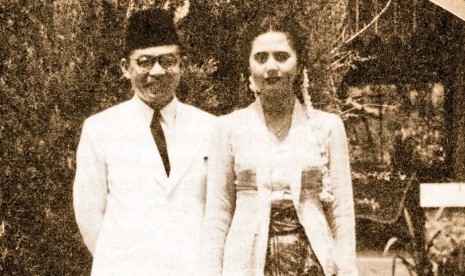 Mohammad Hatta dan Rahmi menikah di Megamendung, Bogor, pada 18 November 1945.