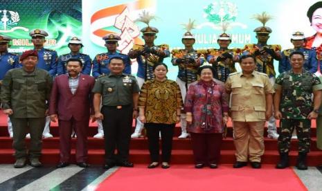 Momen peresmian patung Proklamator Bung Karno di Akademi Militer (Akmil) kala Mayjen Dudung Abdurachman menjadi Gubernur Akmil. 