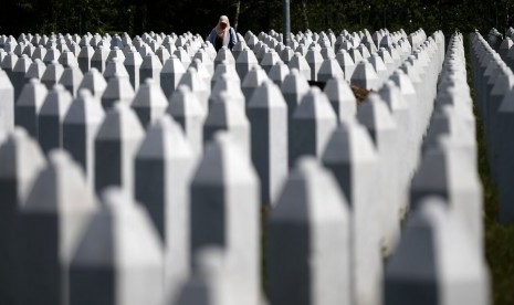 Monumen kuburan masal Muslim Bosnia di Srebrenica.