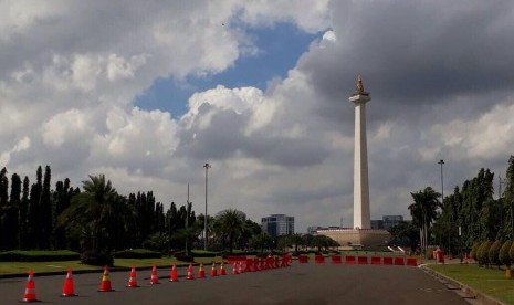 Monumen Nasional (Monas) sebagai ikon DKI Jakarta. Pemerintah sedang mengkaji rencana pemindahan Ibu Kota RI. 