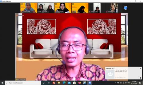 Motivator H Aris Setyawan SPT, CHT mengisi webinar yang diadakan oleh Sekolah Prestasi Global Depok dalam rangka menyambut Hari Guru Nasional tahun 2020.