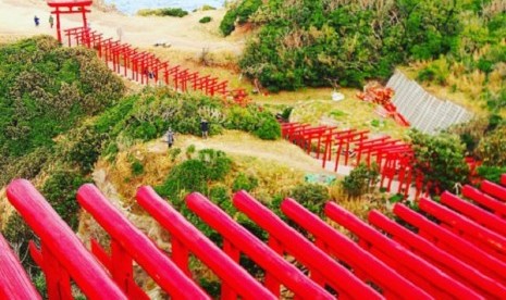 Motonosumi Inari Shrine