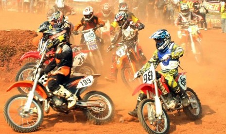 Motocross (ilustrasi).