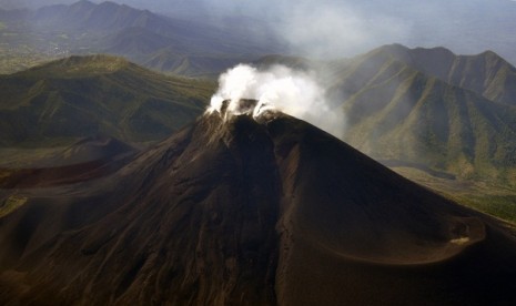 Mount Lokon in North Sulawesi (file photo)