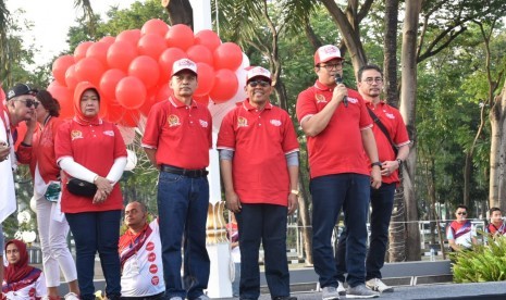 MPR menggelar Sosialisasi 4 Pilar dalam bentuk gerak jalan untuk memperingati HUT MPR .