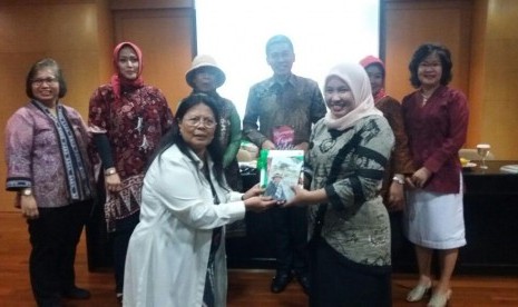 MPR turut meramaikan hari perempuan internasional dengan bedah buku.