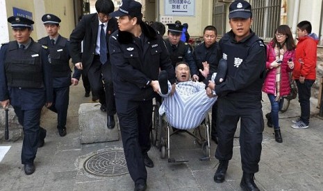 Mr Chen saat diangkut dari Jingmei Hospital Beijing