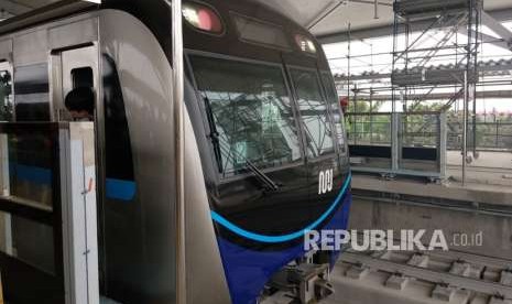 MRT Jakarta melakukan serangkaian pengujian sistem di stasiun Lebak Bulus, pengujian sistem ini dilakukan dengan melangsir satu rangkaian kereta sebanyak tiga trip bolak balik dari stasiun Lebak Bulus menuju stasiun Bundaran HI dan sebaliknya. 