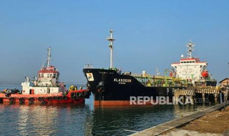 pertamina-patra-niaga-datangkan-mt-klasogun-optimalkan-suplai-24-jam-percepat-pemulihan-bbm-di-bali