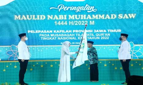 Gubernur Jawa Timur Khofifah Indar Parawansa secara resmi melepas keberangkatan kafilah Jatim menuju Musabaqah Tilawatil Quran (MTQ) Tingkat Nasional ke-29. Khofifah mengajak segenap Muslim mendoakan kafilah MTQ Jatim.