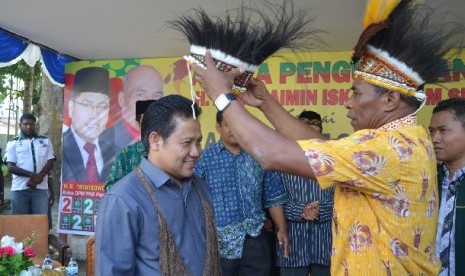 Muhaimin Iskandar mendapat anugerah anak adat Sentani di Papua 