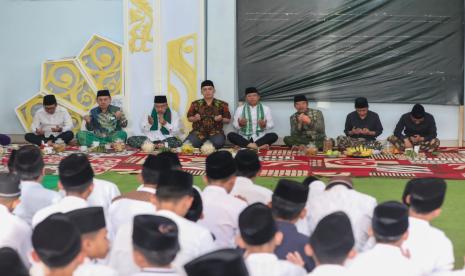 Muhamad Mardiono melakukan sowan ke Katib Aam Pengurus Besar Nahdlatul Ulama (PBNU) KH Akhmad Said Asrori, di Pondok Pesantren Raudlotut Thulab, Desa Wonosari, Kelurahan Prajeksari, Kecamatan Tempuran, Magelang, Jawa Tengah. 