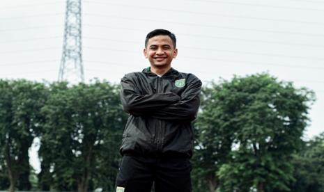 Muhammad Alimudin, pelatih fisik baru milik Persebaya pada sesi latihan perdana Kamis (4/3) lalu. (Persebaya)