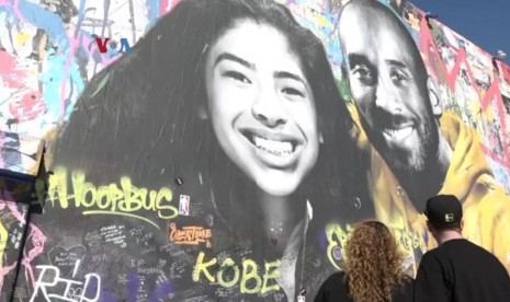 Mural Kobe Bryant dan putrinya di Los Angeles, Amerika Serikat 