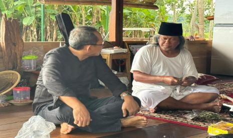 Mus Muwafiq bersama pengurus Kopi Gama