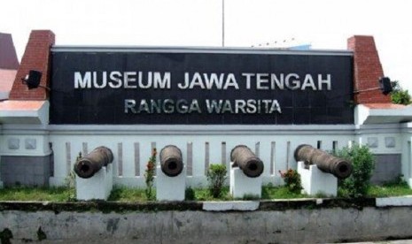 Musem Ranggawarsita tempat meletakkan penemuan peninggalan Mataram Kuno