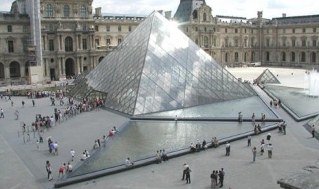 Museum Louvre di Paris, Prancis akan meresmikan bangunan yang khusus menyimpan benda-benda peninggalan Islam.