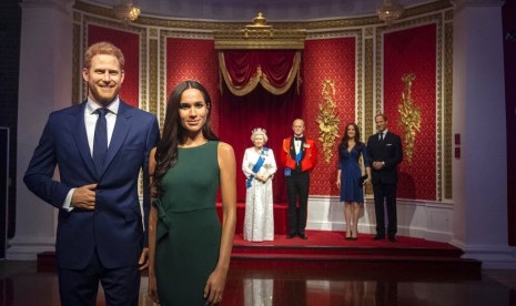 Museum Madam Tussauds di London, Inggris, memindahkan patung lilin Pangeran Harry dan Meghan Markle yang dulunya berdampingan dengan Ratu dan Pangeran William. Patung akan ditempatkan di posisi lain mulai Kamis (8/1). 