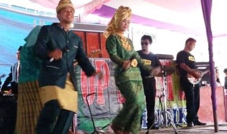  Musi Banyuasin  memiliki budaya khas yang membedakan dengan daerah lain. Salah satunya budaya berupa sastra lisan atau sastra lisan. 