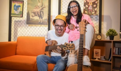 Musisi Endah N Rhesa berpose usai promo album terbarunya yang bertajuk Regenerate di Jakarta, Rabu (10/7/2019).