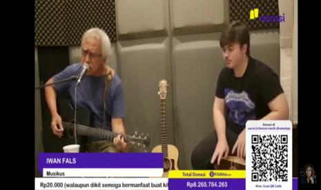 Musisi Iwan Fals tampil di konser musik streaming #Dirumahaja bersama putranya, Raya Rambu Rabbani.