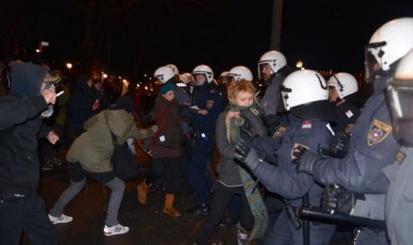 Muslim Austria di Wina demo menentang RUU yang membatasi kaum Muslim.a