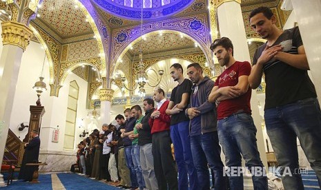 Muslim Brasil yang sebagian merupakan pengungsi Syiria menyambut Ramadan di Sao Paulo, Brazil, Kamis (17/5) waktu setempat.