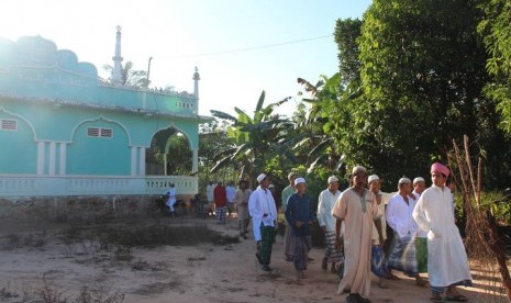 Muslim Cham di Masjid Jamiul Nia Mah