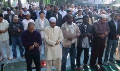 Muslim di Kota Makau saat melaksanakan shalat Idul Adhan 1433 H beberapa waktu lalu.